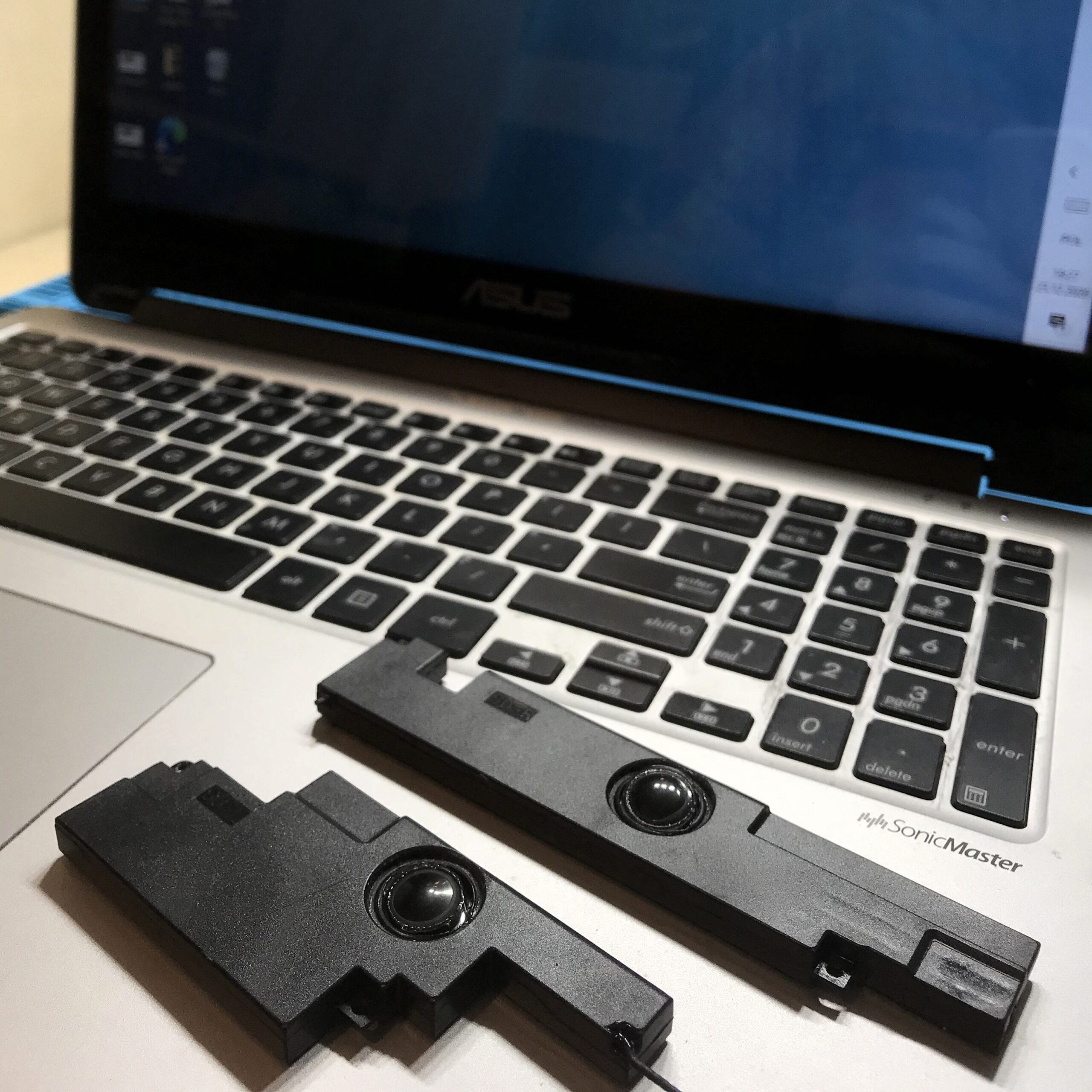 wymiana glośników w laptopie Asus