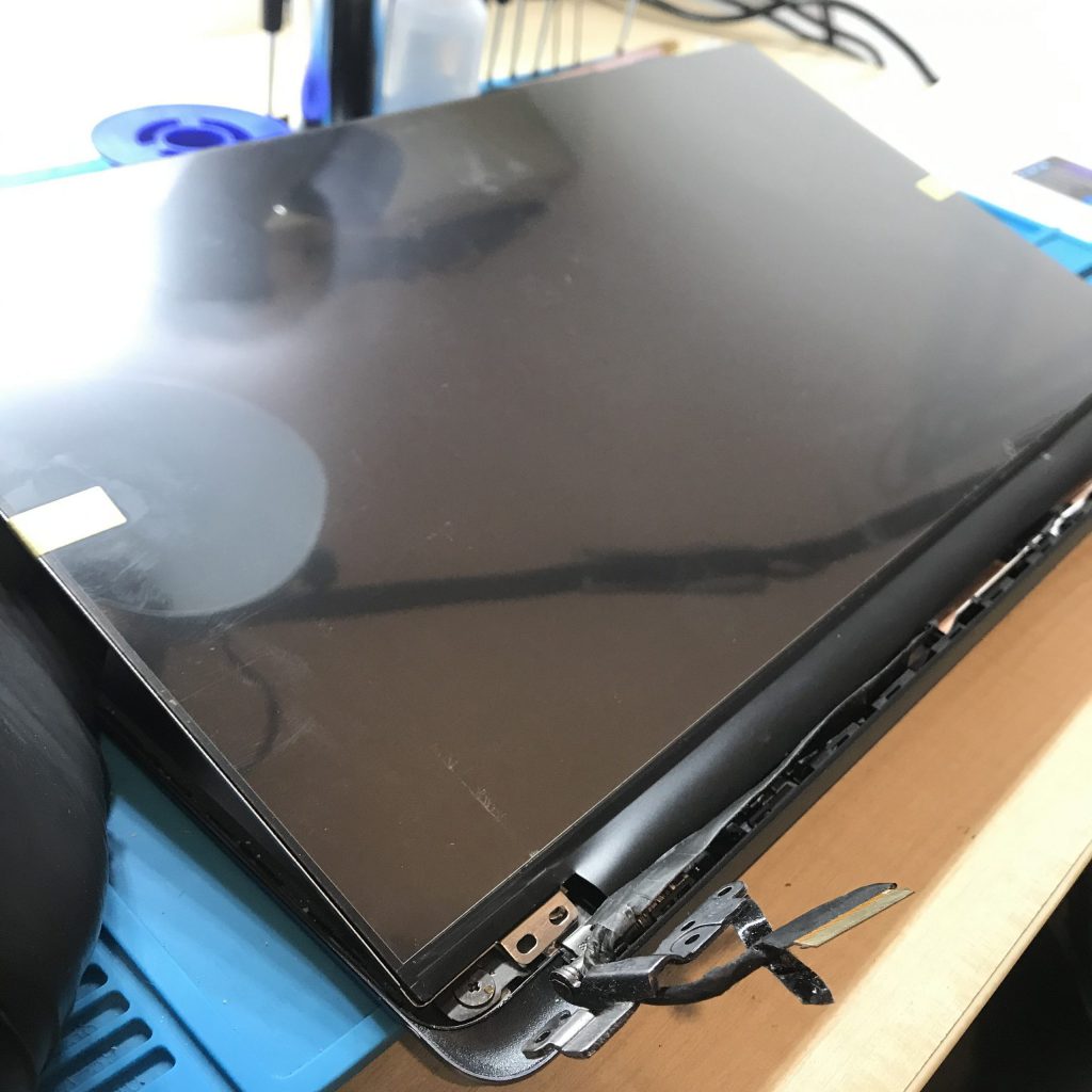 Wymiana matrycy ekranu Huawei MateBook D MRC-W10