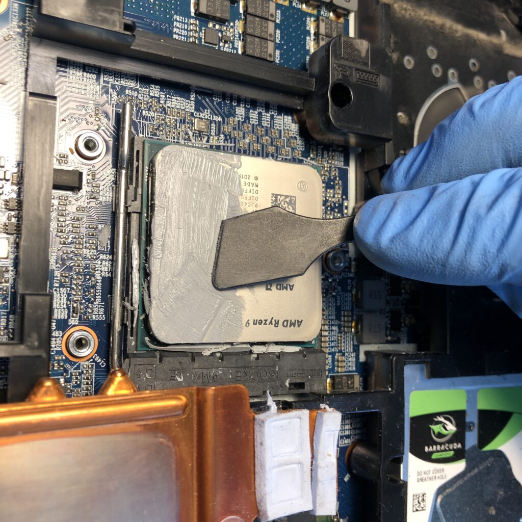 Профілактика Системи охолодження і заміна термопасти в ноутбуці XMG APEX 15-5